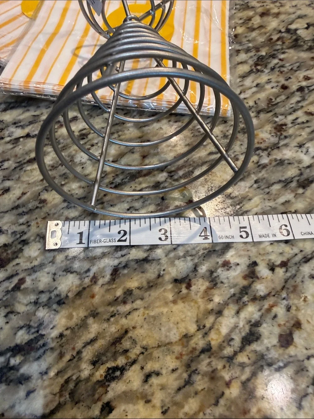 NWT Crate&Barrel Silver Spiral Fry Cone Holders with Yellow-Striped Liners